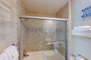 Hair dryer, towels - Cozy condo with patio, shared pool, tennis & private beach access (South Padre Island)