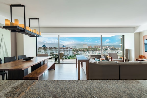 Deluxe Condo, Marina View | Living area