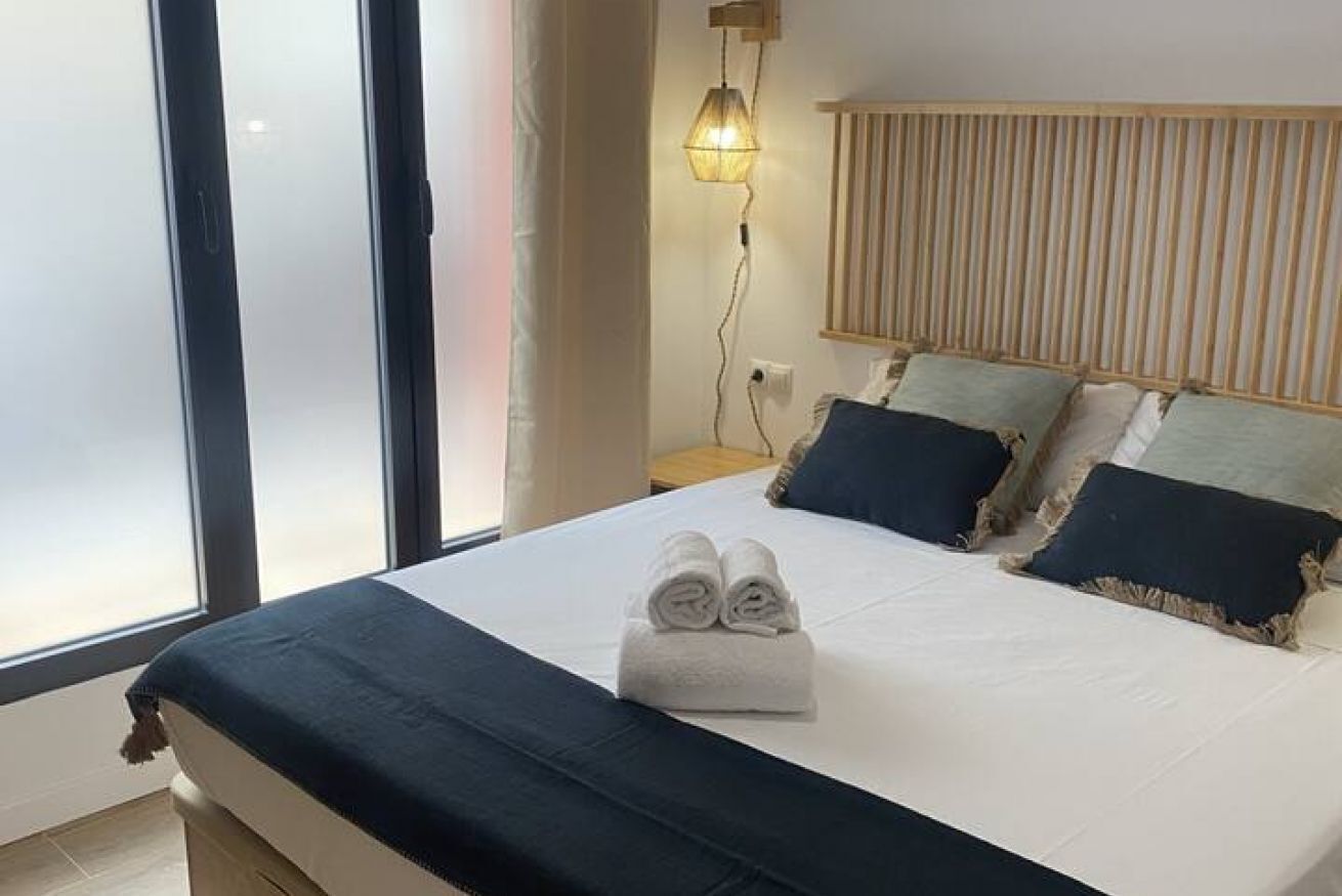 2 chambres, fer et planche à repasser, Wi-Fi gratuit, draps fournis