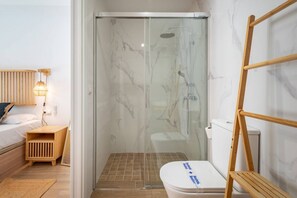 Shower, towels