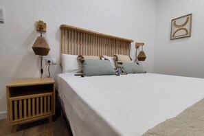 1 bedroom, in-room safe, desk, iron/ironing board - A (VA070.1.1) TH Mediterranean Suite 1 (Valencia / València)