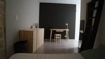 2 slaapkamers, een strijkplank/strijkijzer, wifi, beddengoed