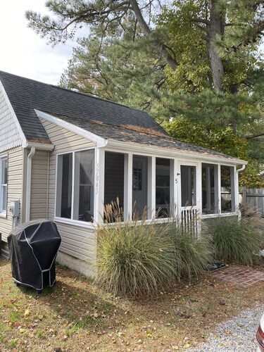 Charming 1-bedroom cottage with loft in Rehoboth Beach