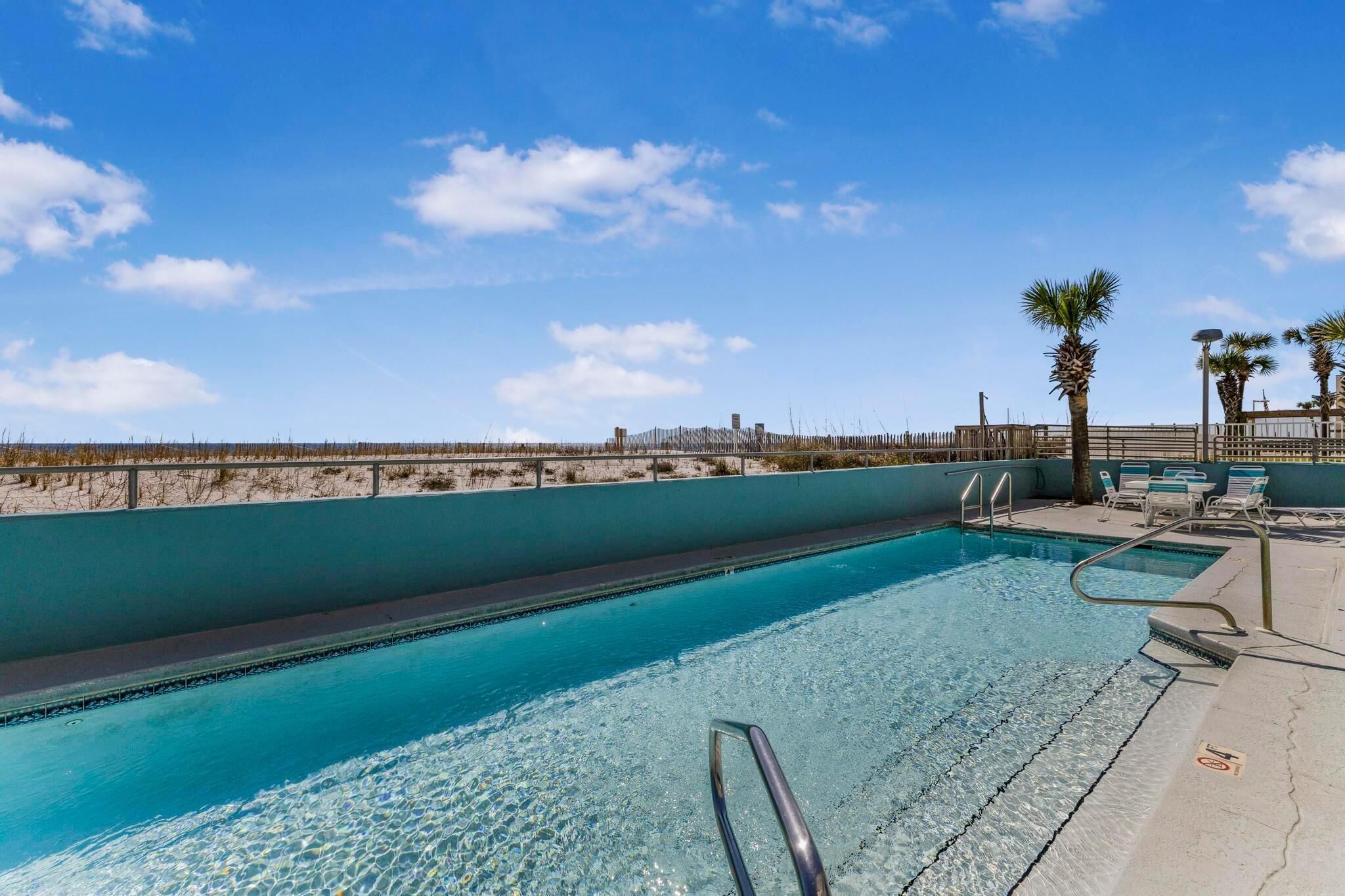 Condo, 1 cama Queen size y sofá cama (Westwind 802) | Alberca