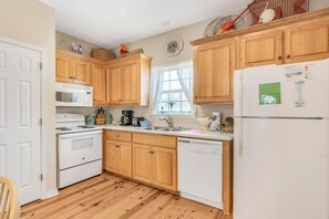 House, Multiple Beds (The Rookery 1302) | Private kitchen | Oven, toaster