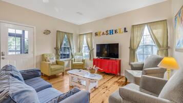 House, Multiple Beds (The Rookery 1302) | Living area