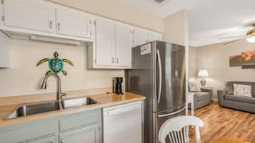 Condo, várias camas (Beach Front 603) | Parte interna