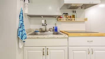 Fridge, microwave, stovetop, coffee/tea maker