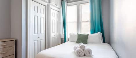 Bureau, fer et planche Ă repasser, accĂšs au Wi-Fi (inclus)