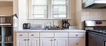 30-Min to NYC: 2BR Apt, Pets Welcome