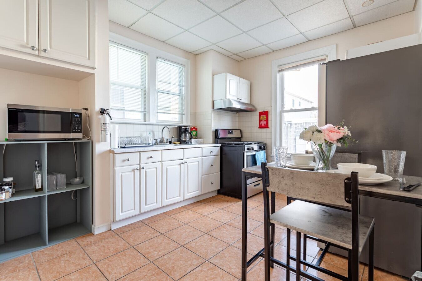 冰箱、微波炉、烤箱、炉灶