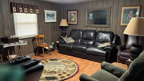 TV connectée, cheminée, lecteur de DVD