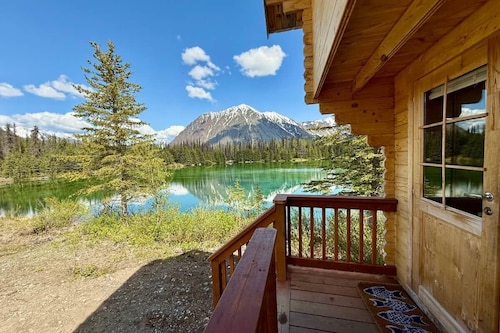 Trout & Grayling Paired Lakefront Cabins, Lakefront Twin Cabins