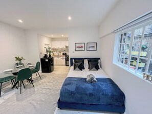 Strykejern/-brett, reiseseng for barn, wi-fi (inkludert) og sengetøy