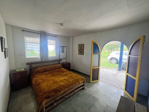 7 bedrooms, free WiFi, bed sheets