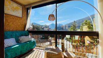 Televisie en een open haard