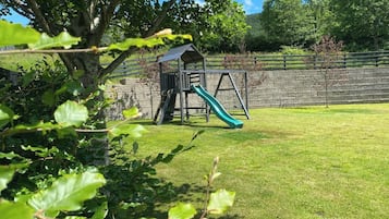 Children’s play area – outdoor