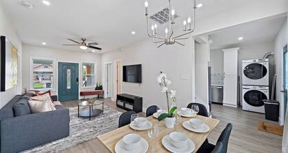 Modern Chic Retreat in the Heart of EaDo, Houston