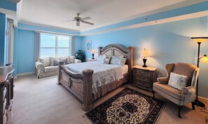 3 bedrooms, iron/ironing board, WiFi, bed sheets - Stay at St. Maarten. Spacious Condo with Great Views, 3 Pools and More! (Daytona Beach Shores)