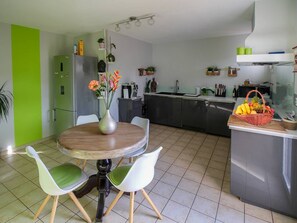 Frigorifero, microonde, forno, lavastoviglie