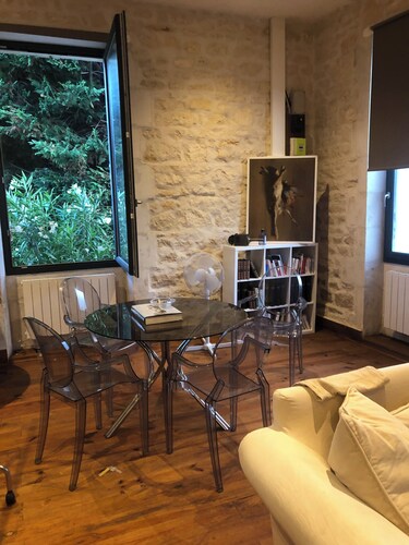 Appartement T1 bis dans maison charentaise au coeur de La Tremblade.