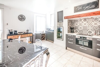 Maison Louis le tonnelier, Relaxation area with sauna + outdoor pool & table soccer