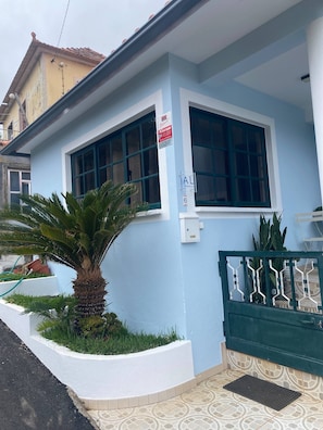 Exterior detail - Dani House - Porto Moniz Escape (Levada Grande)