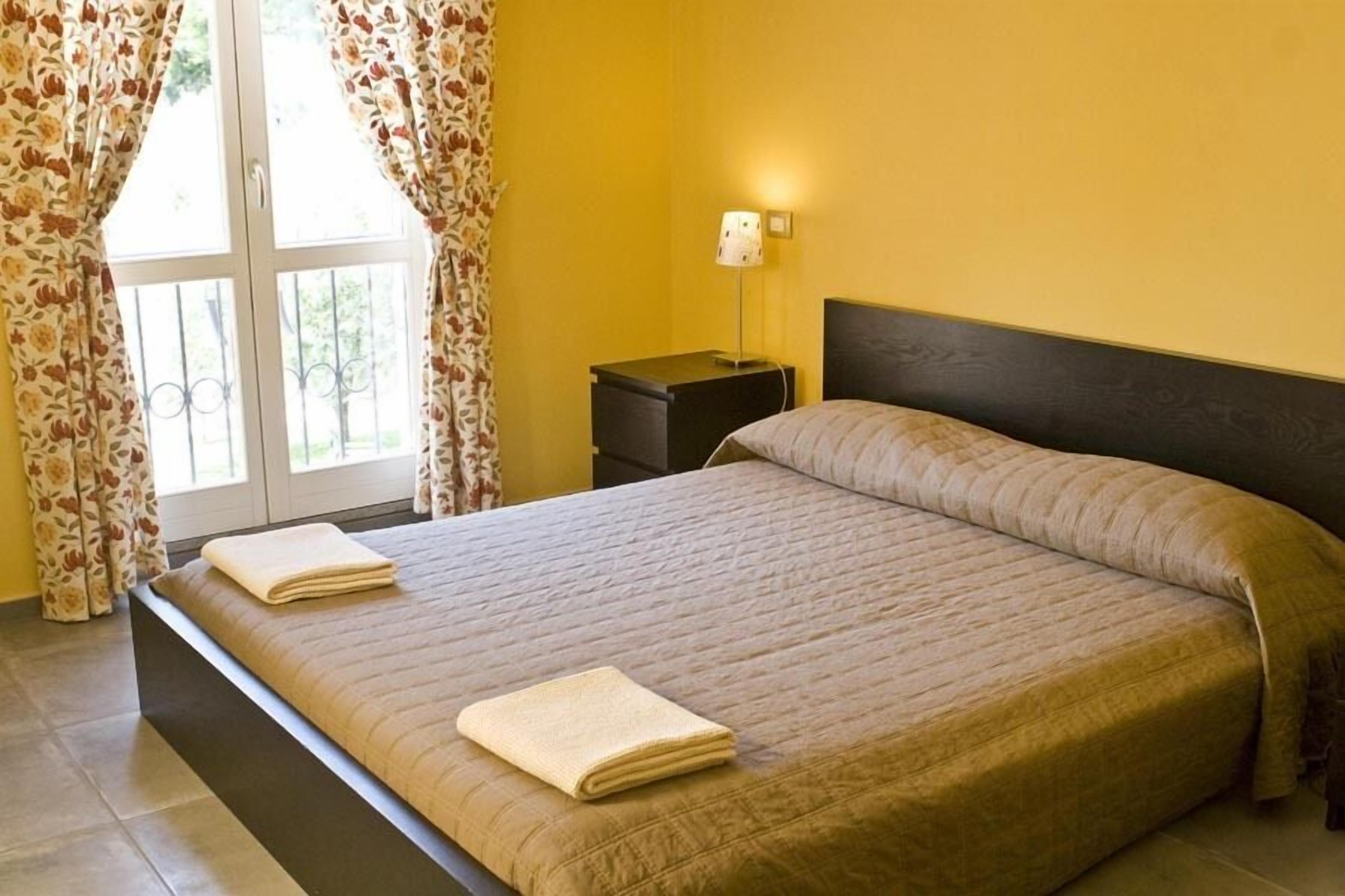 Chambre Triple Standard, vue piscine | Minibar, Wi-Fi gratuit