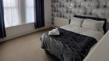 Apartment | 2 bedrooms, iron/ironing board, free WiFi, bed sheets
