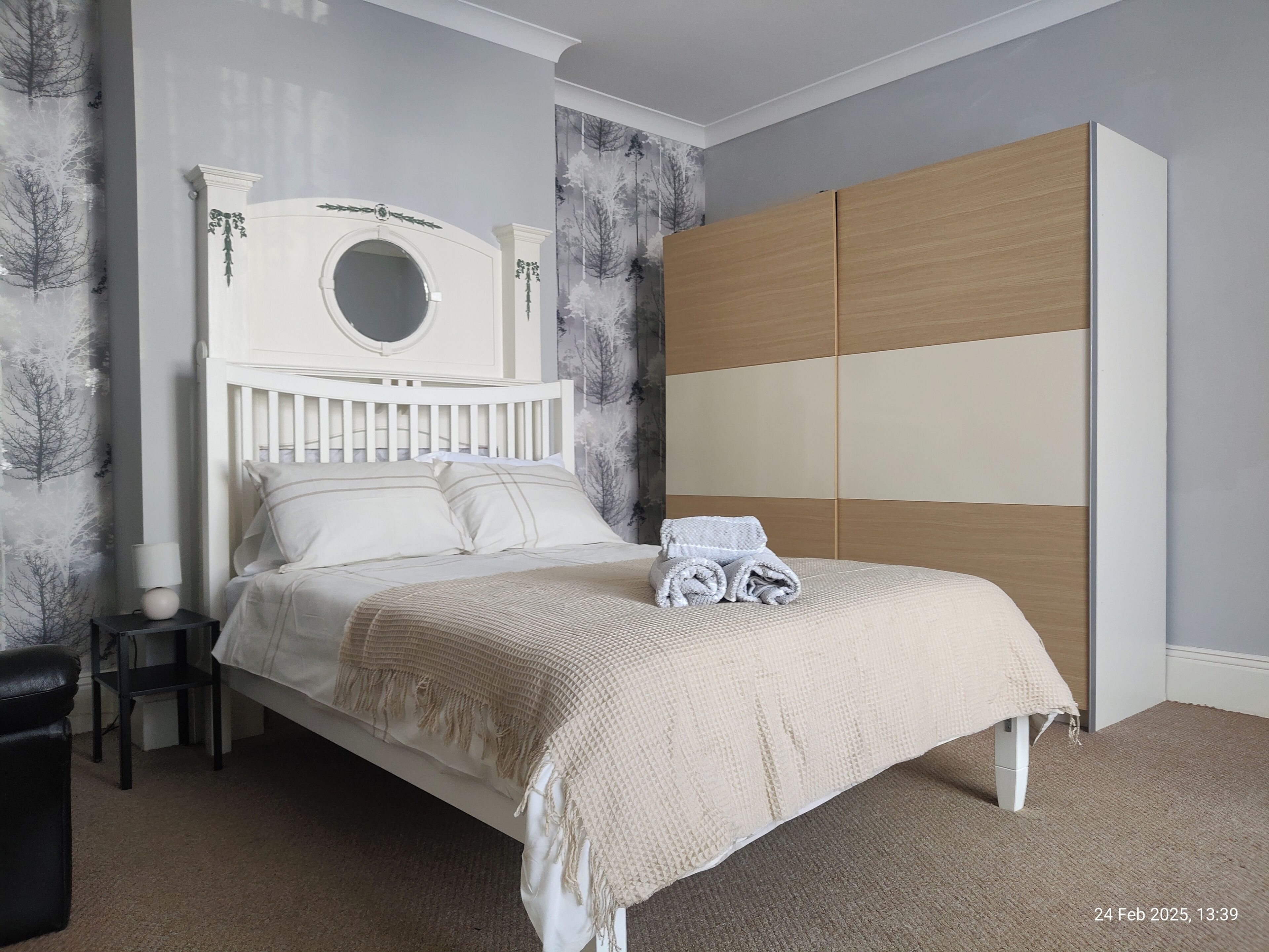 2 habitaciones, tabla de planchar con plancha y wifi gratis 