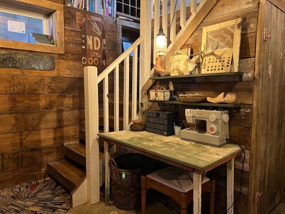 Driftless Log Cabin w/ Kickapoo Valley View