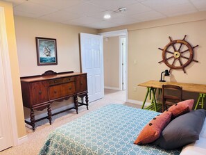 3 bedrooms, desk, iron/ironing board, travel crib