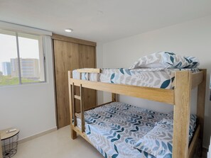 3 soverom, strykejern/-brett, wi-fi (inkludert) og sengetøy