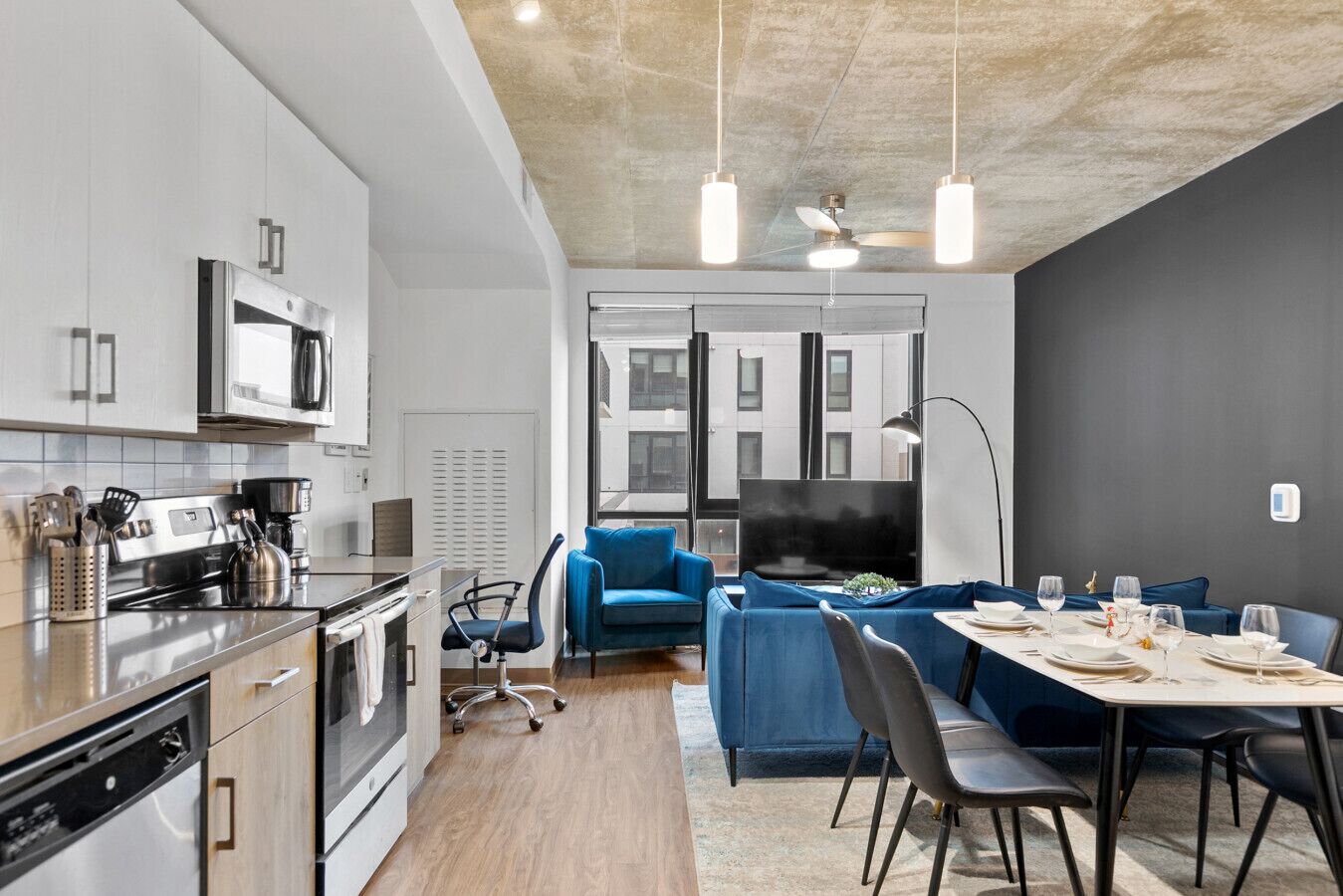 冰箱、微波炉、烤箱、炉灶