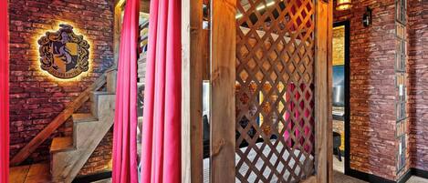 4 bedrooms, travel crib, WiFi, bed sheets