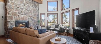 Colorado Home with Hot Tub!  Close to Ski Resorts