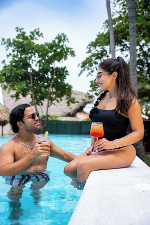 Bar en bord de piscine