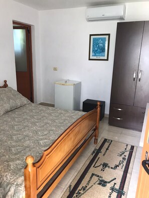 Comfort Double Room, Balcony | Iron/ironing board, free WiFi - VILA CANO (Durrës)