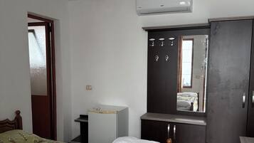 Comfort Double Room, Balcony | Iron/ironing board, free WiFi