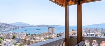 Penthouse Condo in Sarandë with views