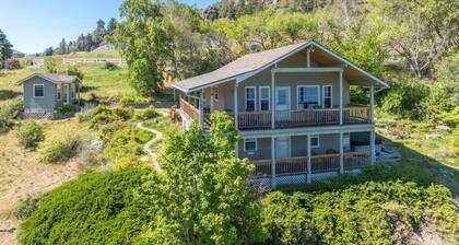 Wapato Lake Waterfront Retreat