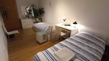 Deluxe Double or Twin Room, Non Smoking | Desk, laptop workspace, free WiFi, bed sheets