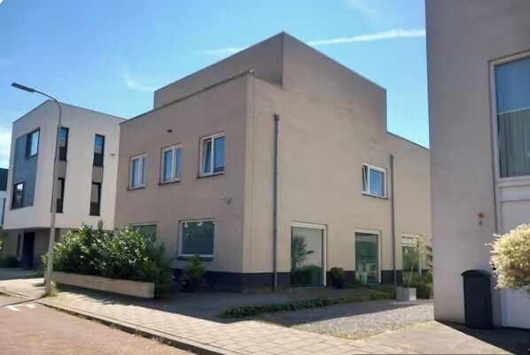 Exterior - BB luxury villa free parking   (The Hague)