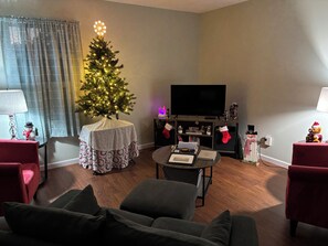 Smart TV, books - Spacious 2 Bedroom Apartment with Luxe Amenities and Close to All Things Fun! (Foley)