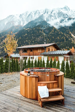 Bain à remous extérieur