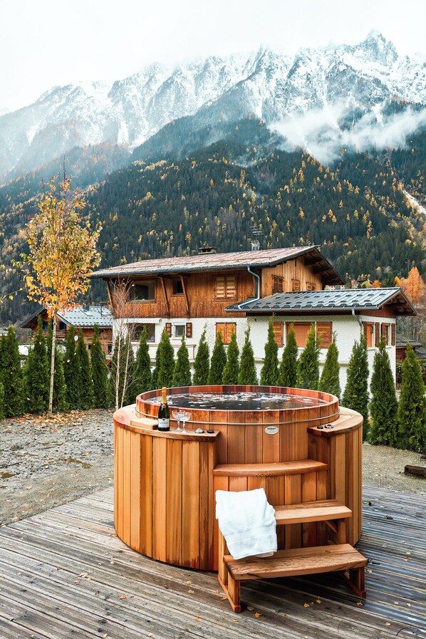 Baignoire à remous extérieure