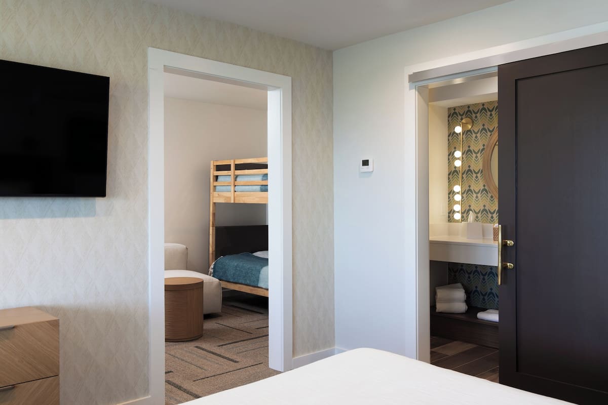 2 bedrooms, premium bedding, pillow-top beds, blackout curtains