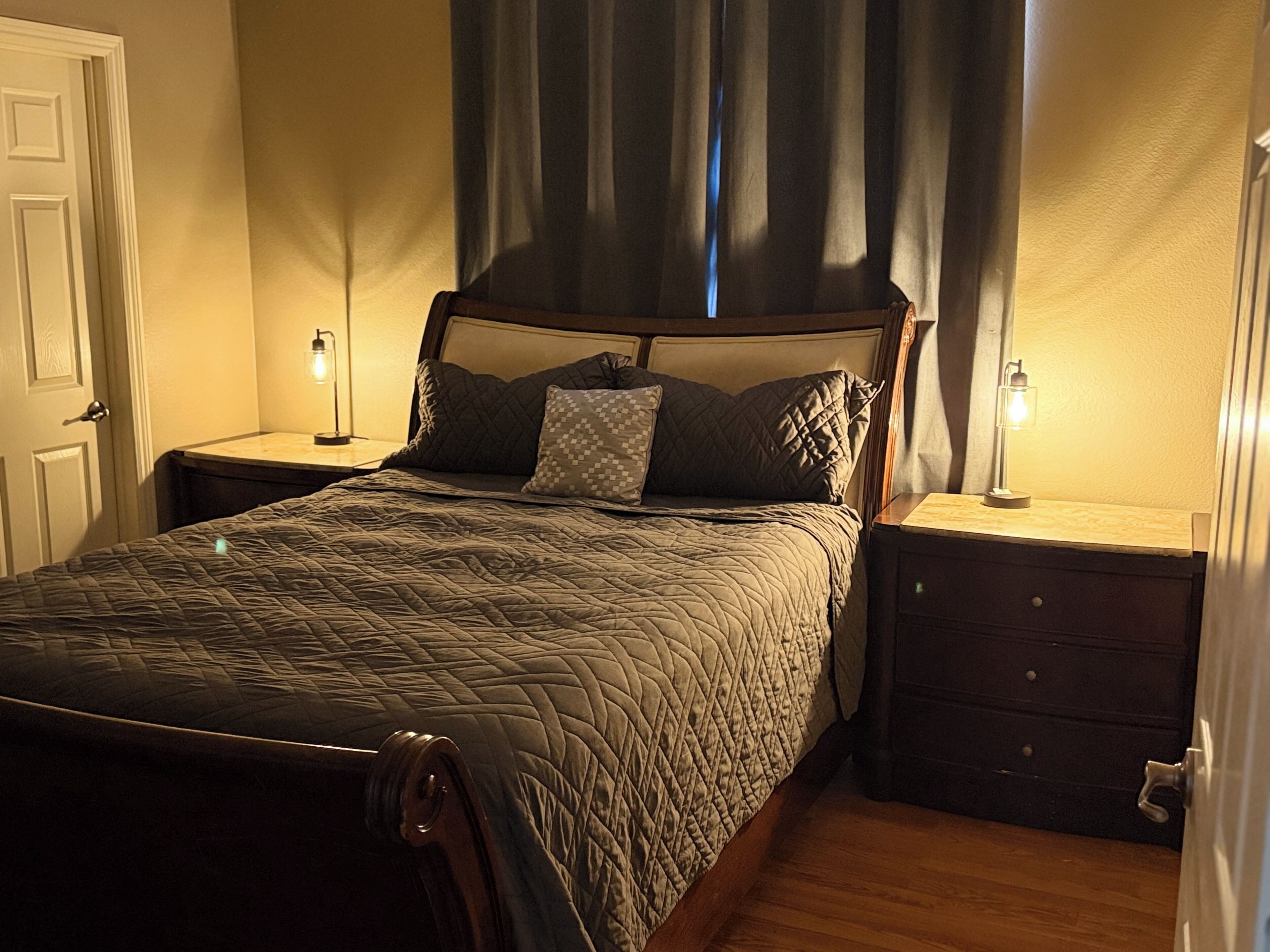 5 dormitoris, escriptori, planxa i posts de planxar i wifi gratuïta 