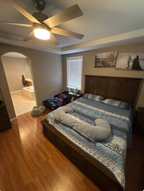5 habitaciones, escritorio, tabla de planchar con plancha y wifi gratis 