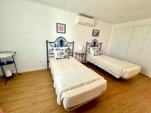 2 sovrum, strykjärn/strykbräda, resesäng och wi-fi